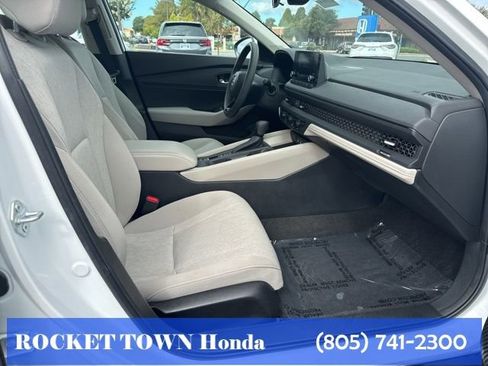 Used 2023 Honda Accord EX image 13
