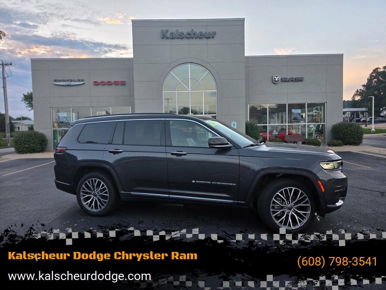 Used 2025 Jeep Grand Cherokee L Summit AWD/4WD image 1