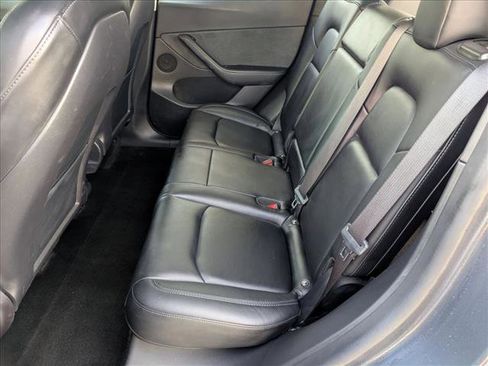 Used 2022 Tesla Model Y Performance image 19