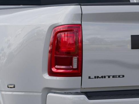 New 2026 RAM 3500 Limited AWD/4WD image 17