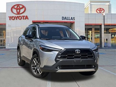 Used 2026 Toyota Corolla Cross XLE FWD image 1