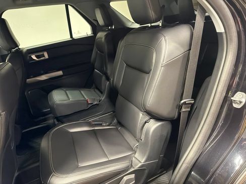 Used 2023 Ford Explorer XLT w/ Equipment Group 202A AWD/4WD image 29