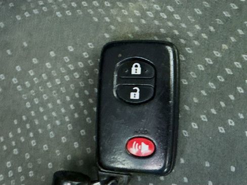 Used 2014 Toyota Prius V Two image 34