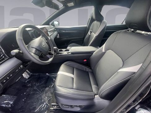 Used 2026 Toyota Camry SE image 10