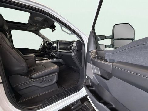 Certified 2025 Ford F250 Lariat w/ Lariat Ultimate Package image 17