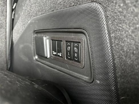 Used 2023 Cadillac Escalade Premium Luxury image 45