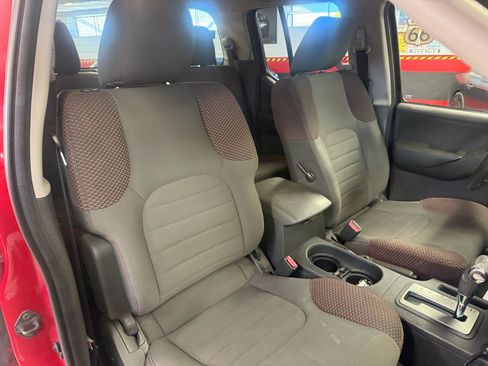 Used 2010 Nissan Frontier PRO-4X AWD/4WD image 38