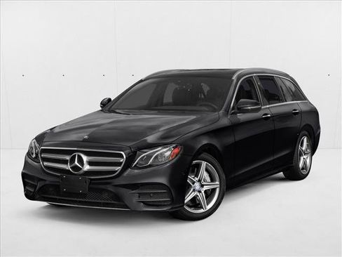 Used 2017 Mercedes-Benz E 400 4MATIC Wagon image 1