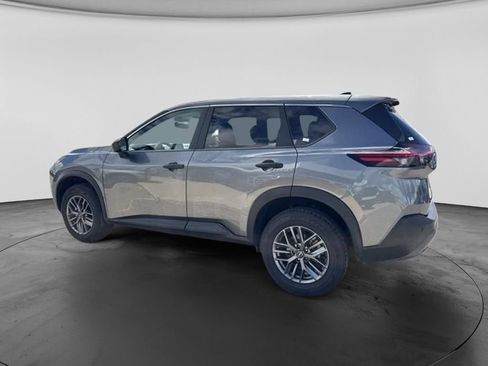 Used 2023 Nissan Rogue S AWD/4WD image 9