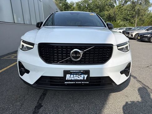 Certified 2023 Volvo XC40 B5 Plus w/ Protection Package Premier AWD/4WD image 3