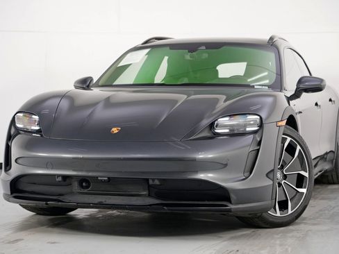 Used 2023 Porsche Taycan 4S w/ Performance Package image 3
