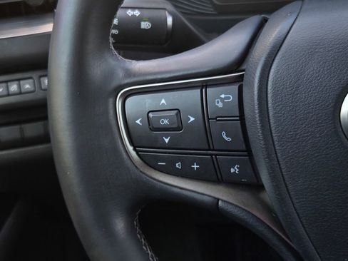 Used 2022 Lexus UX 200 w/ Accessory Package (Z2) FWD image 23