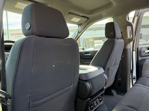 Used 2022 GMC Sierra 2500 SLE w/ SLE Value Package; image 18