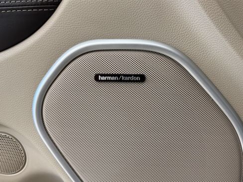 Used 2021 Jeep Grand Cherokee Summit AWD/4WD image 15