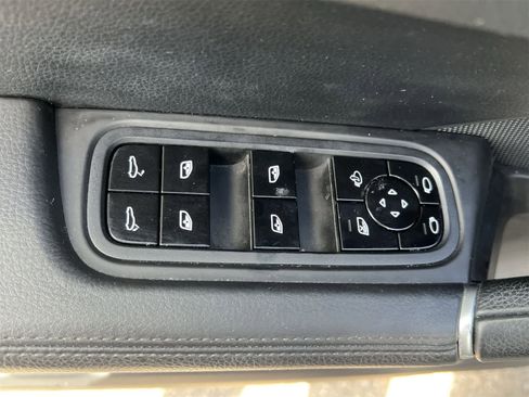 Used 2019 Porsche Cayenne image 18