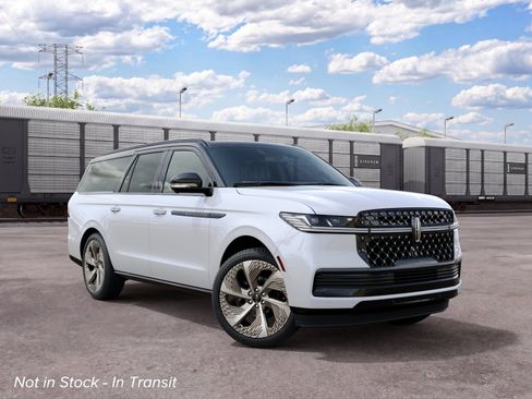 New 2027 Lincoln Navigator L Black Label w/ Black Label Special Edition AWD/4WD image 4