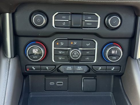 Used 2023 Chevrolet Suburban Z71 w/ Z71 Off-Road Package image 23