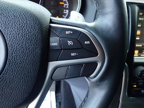 Used 2017 Jeep Grand Cherokee Altitude AWD/4WD image 16