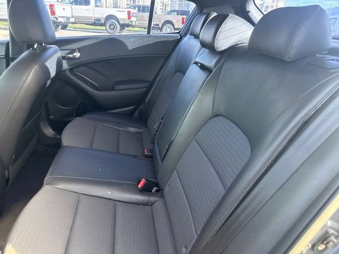 Used 2016 Kia Forte SX FWD image 18