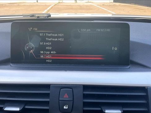 Used 2016 BMW 320i Sedan RWD image 21