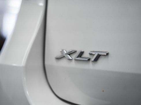 Certified 2022 Ford Explorer XLT w/ Equipment Group 202A image 19