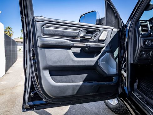 Used 2019 RAM 1500 Limited AWD/4WD image 11