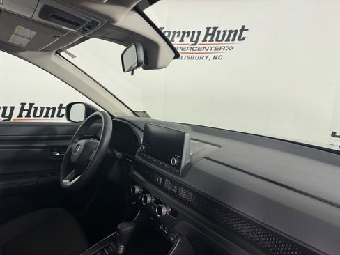 Used 2025 Honda CR-V EX image 29