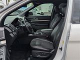 Used 2018 Ford Explorer XLT w/ Equipment Group 202A image 5