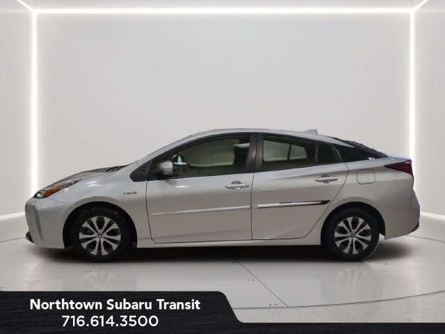 Used 2022 Toyota Prius LE AWD/4WD image 2