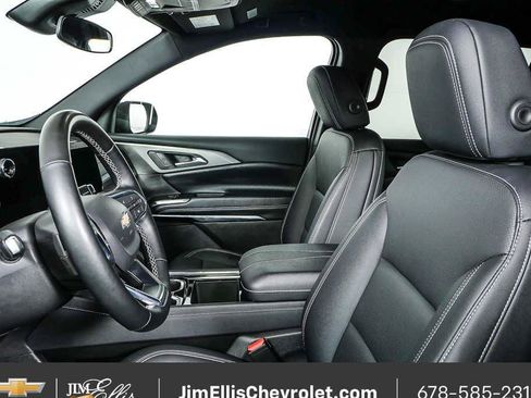 Certified 2025 Chevrolet Traverse LT FWD image 5