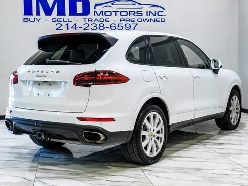Used 2017 Porsche Cayenne AWD/4WD image 12