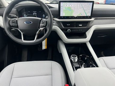 New 2026 Ford Explorer Platinum w/ LUX Leather Package AWD/4WD image 3