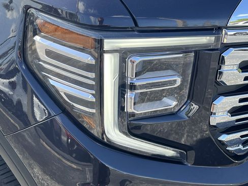 Used 2025 GMC Sierra 1500 Denali w/ Denali Reserve Package AWD/4WD image 10