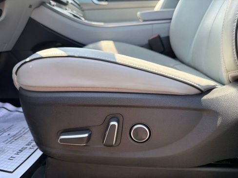 Used 2024 Hyundai Palisade SEL FWD image 16