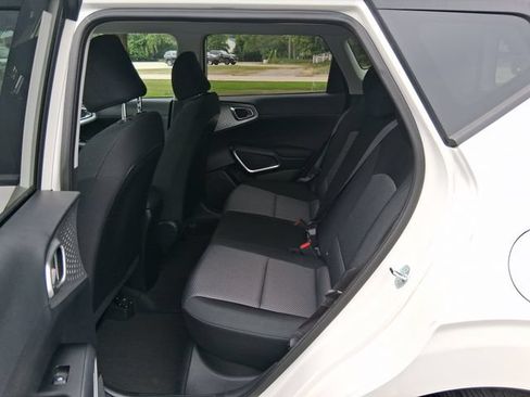 Used 2024 Kia Soul LX w/ Option Group 015 FWD image 17
