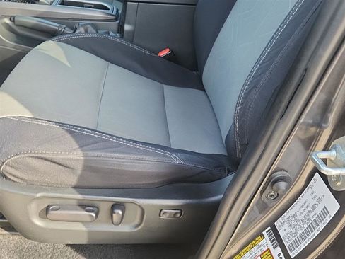 Used 2021 Toyota Tacoma TRD Sport w/ Technology Package image 11