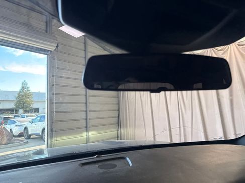 Used 2020 Ford Explorer XLT w/ Equipment Group 202A AWD/4WD image 22
