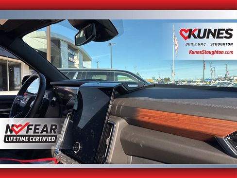 Used 2025 GMC Yukon XL Denali image 52