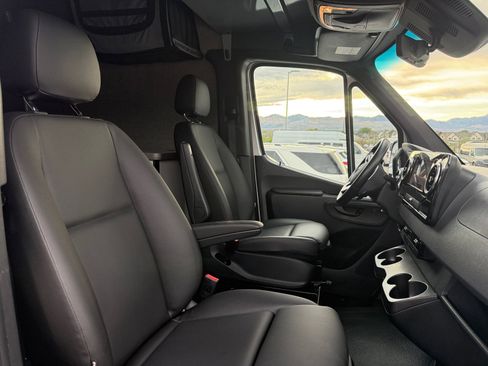 Used 2024 Mercedes-Benz Sprinter 144 Cargo image 24