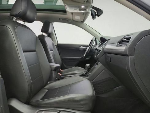 Used 2018 Volkswagen Tiguan SE FWD image 28