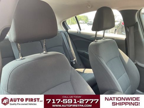 Used 2018 Chevrolet Cruze LT w/ Convenience Package FWD image 20