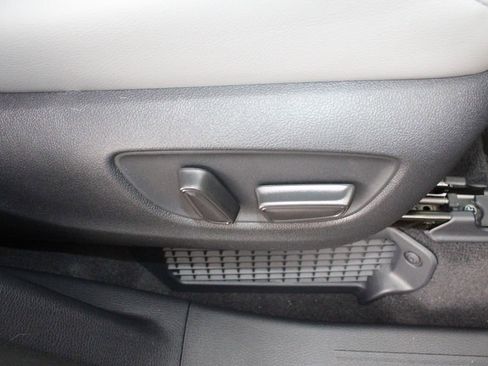 New 2026 Toyota Sienna XLE AWD/4WD image 40