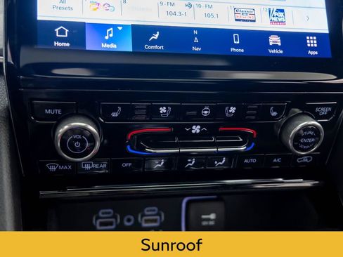 Used 2022 Jeep Grand Cherokee Overland w/ Adv Protech Group III image 24