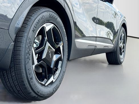 New 2026 Kia Sportage EX FWD image 12