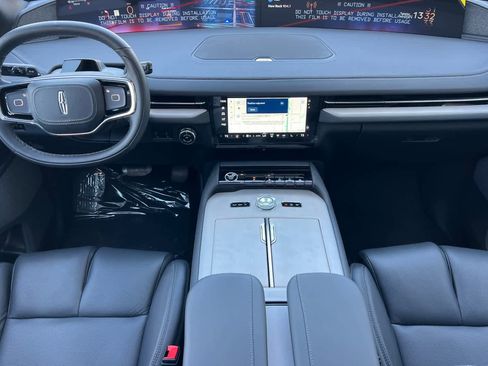 New 2026 Lincoln Navigator L Reserve AWD/4WD image 3