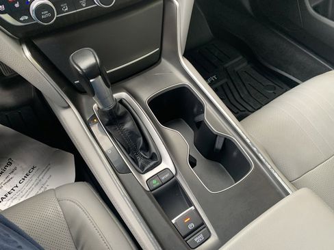Used 2018 Honda Accord Touring image 24