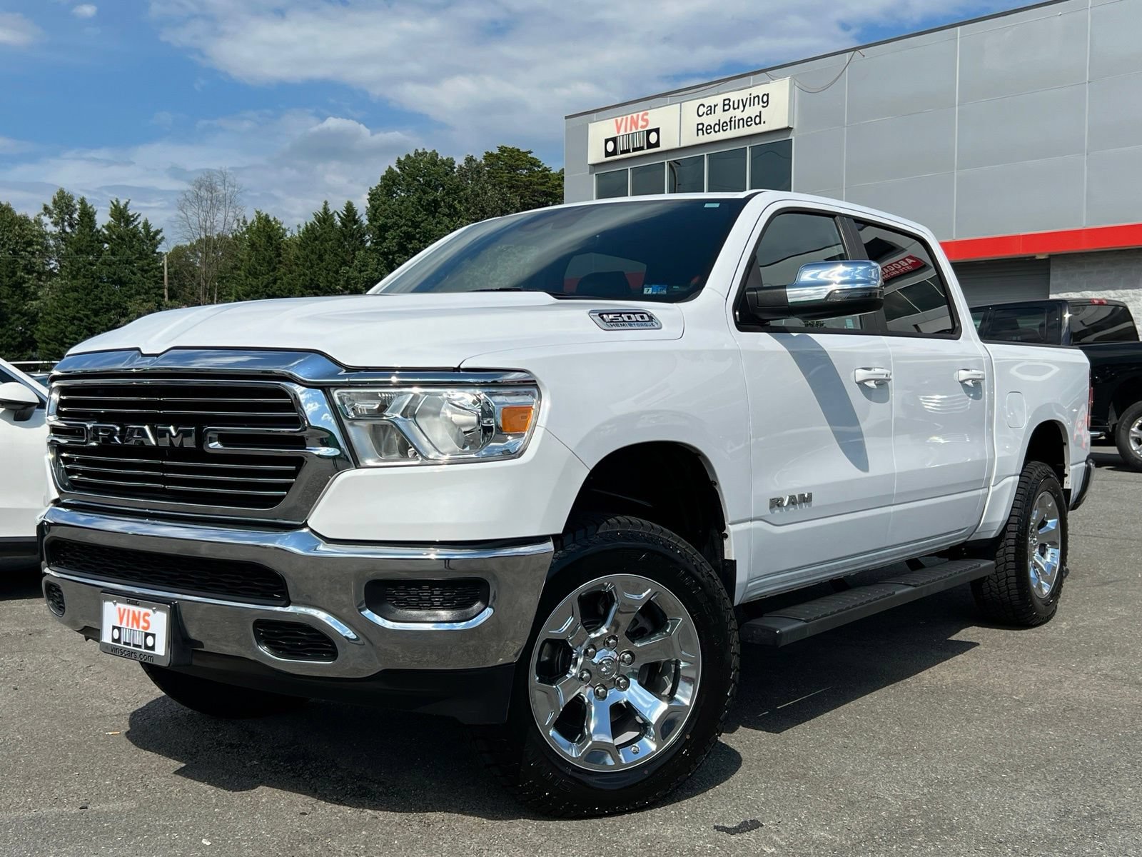 Used 2024 RAM 1500 Laramie AWD/4WD image 7