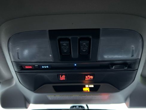 Used 2019 Subaru Crosstrek 2.0i Limited w/ Moonroof Package w/Navigation image 40