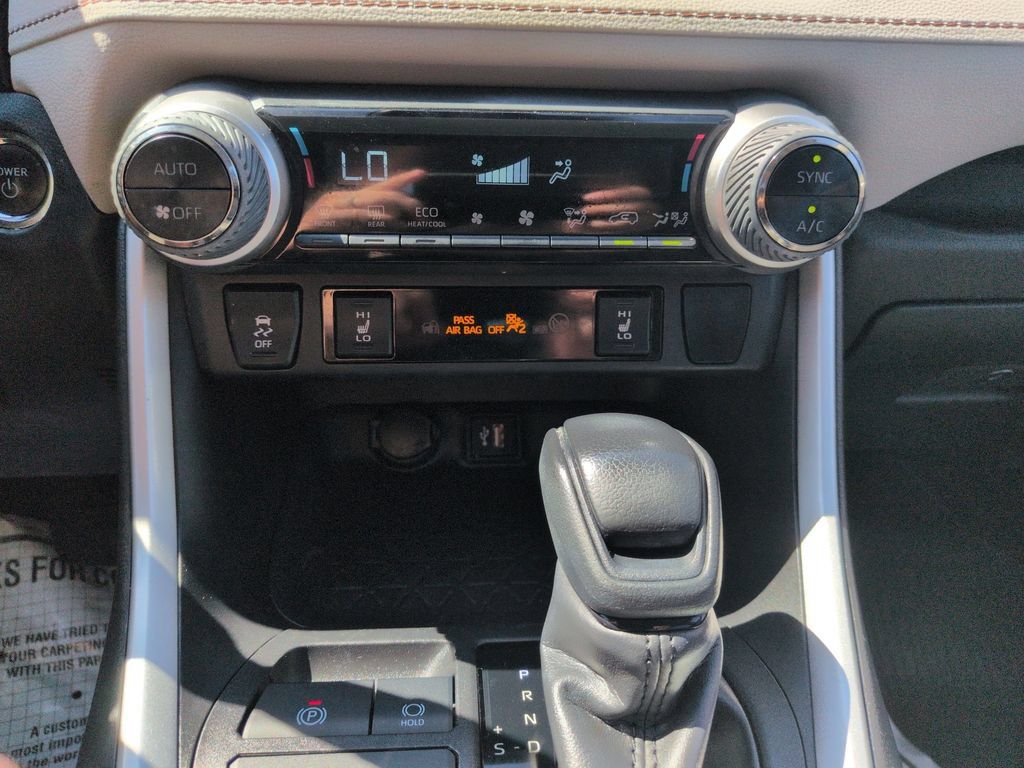 Certified 2024 Toyota RAV4 XLE w/ Convenience Package AWD/4WD image 18