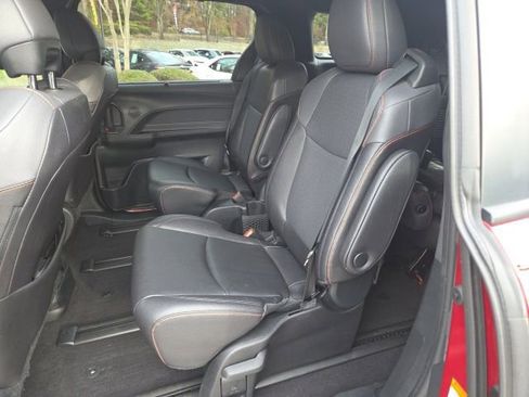 Used 2023 Toyota Sienna XSE w/ XSE Plus Package image 18